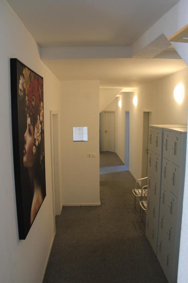 Stay2Night City Center Hostel Zurich Bagian luar foto