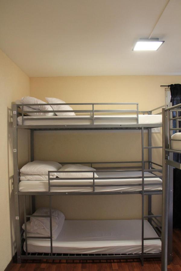 Stay2Night City Center Hostel Zurich Bagian luar foto