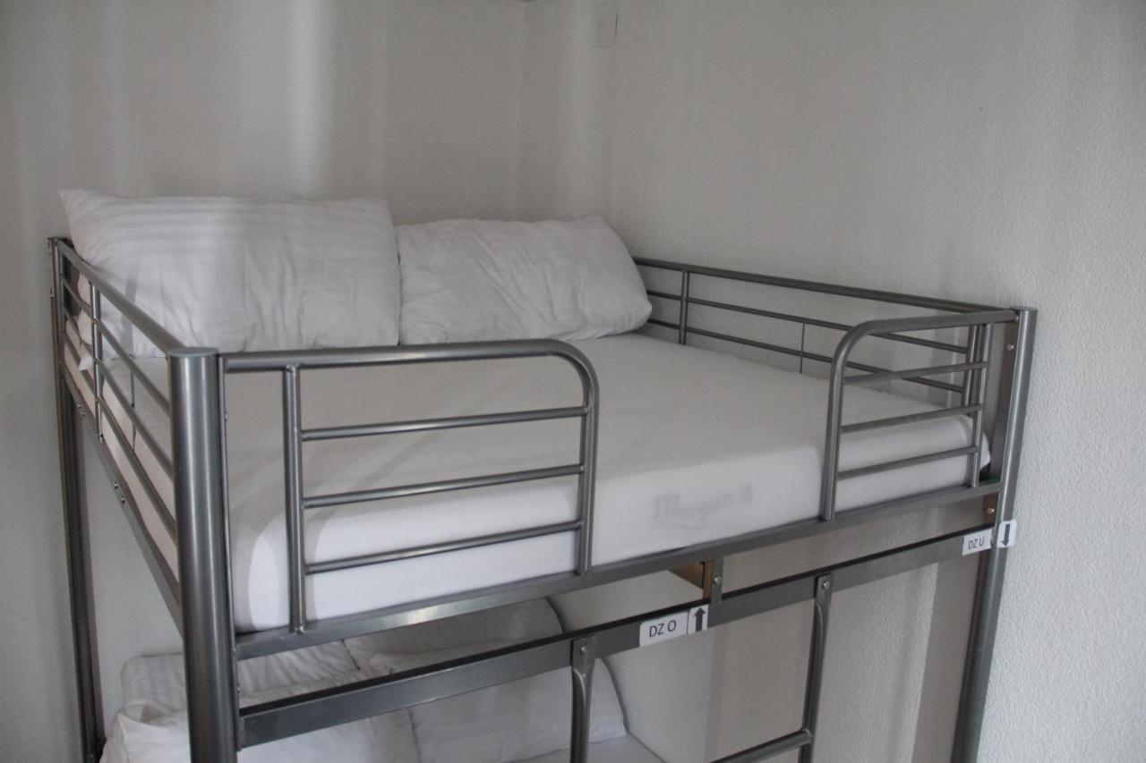 Stay2Night City Center Hostel Zurich Bagian luar foto