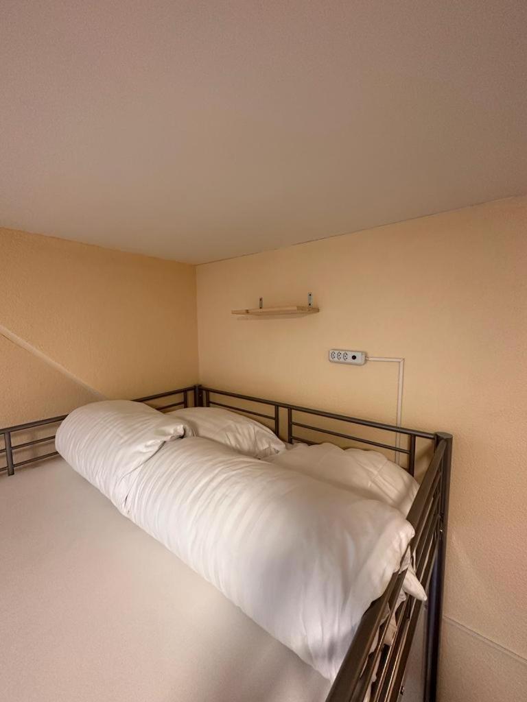 Stay2Night City Center Hostel Zurich Bagian luar foto